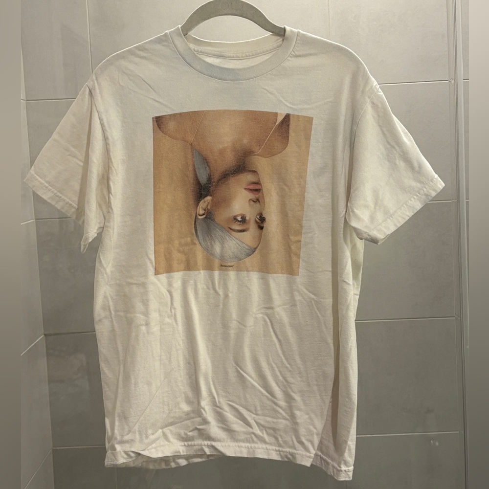 ✨ Ariana Grande 2018 Sweetener Tour Crewneck ✨